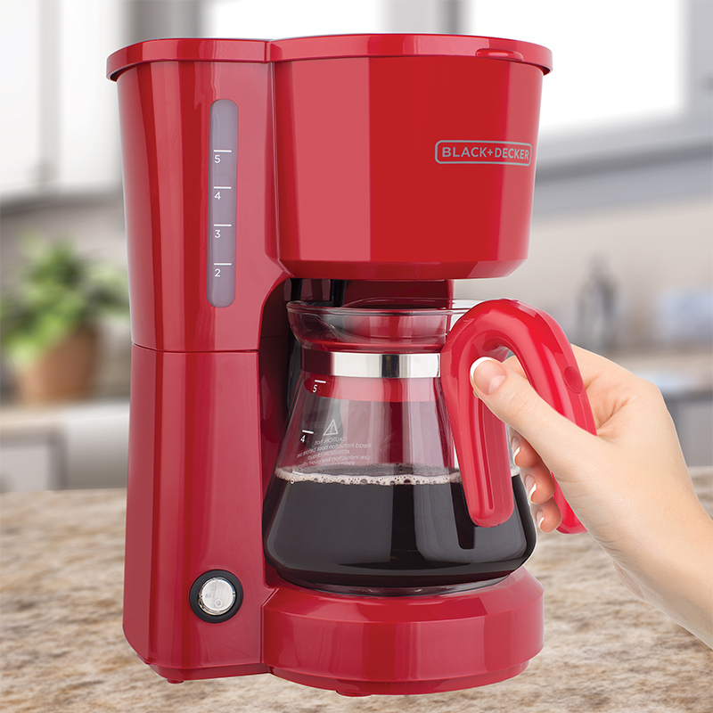 Cafetera 5 Tazas con Filtro Permanente  Roja Black & Decker
