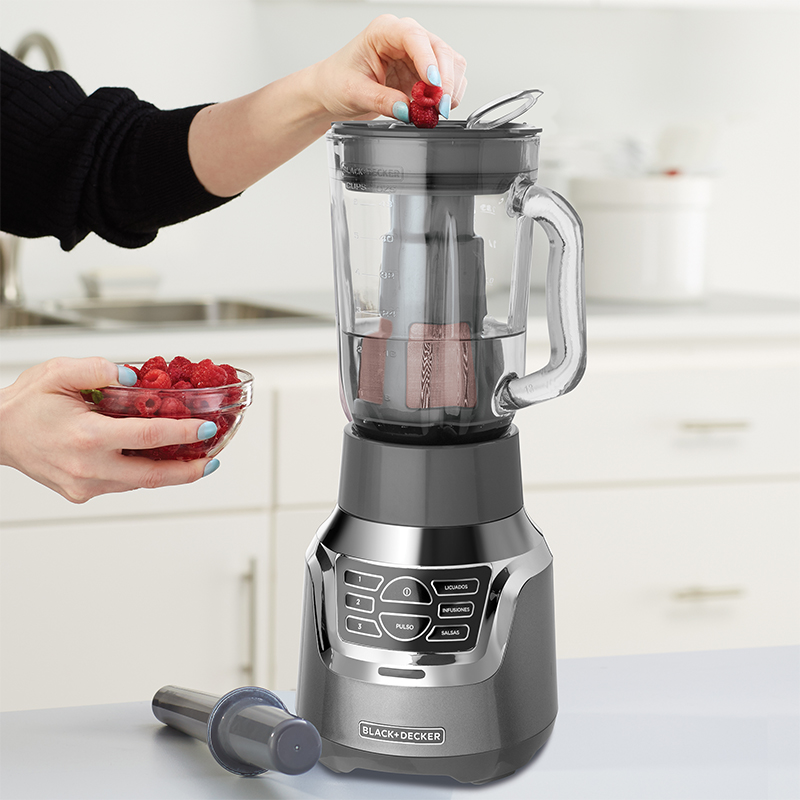 Licuadora  900 Watts con Filtro Infusor de Jugos 3 en 1 BL1350G Black Decker