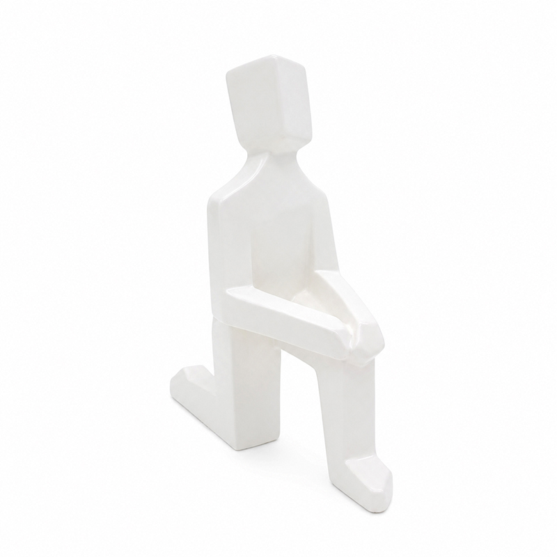 Adorno de Cerámica Hombre de Rodillas 21x19cm Negro