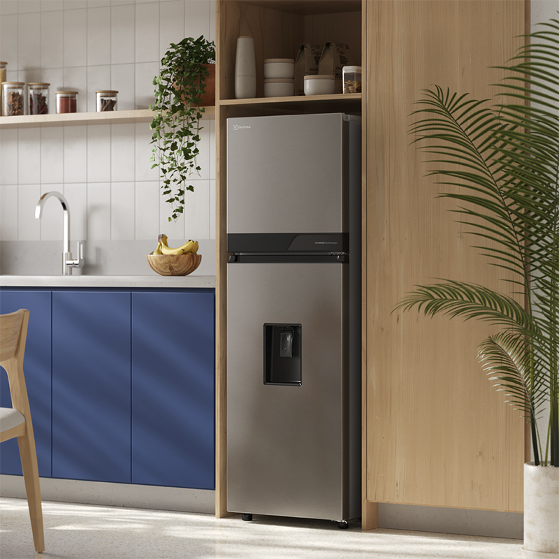 Refrigeradora 184 Litros Inverter con Dispensador de Agua No Frost Silver Electrolux 