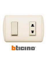 Interruptor Conmutador 3 Vías + Tomacorriente Universal 2P Modus Plus