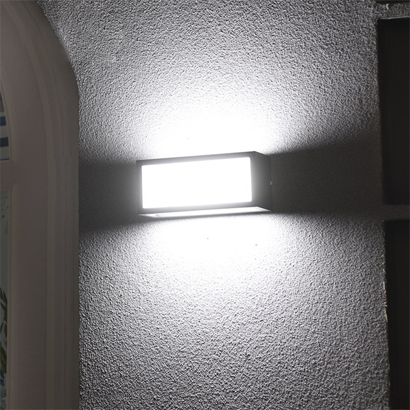 Lámpara Led para Exterior Decorativa Negra 20w